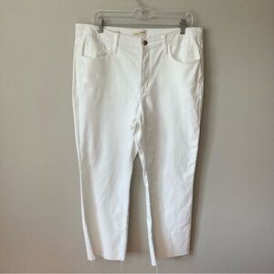 Universal Thread Ankle Bootcut Jeans 14